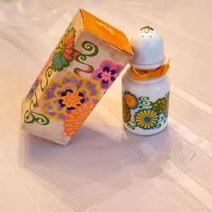 Avon Honeysuckle Foaming Bath Oil with original box